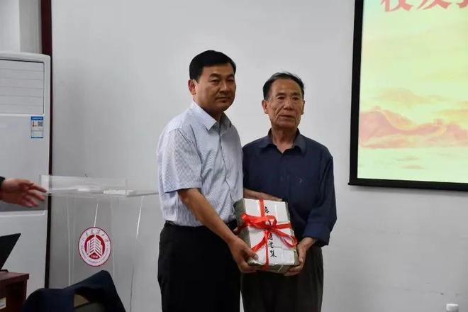 书法家张振国向山建大捐赠作品的文化意义PG电子游戏麻将胡了翰墨丹心报桑梓——(图3)
